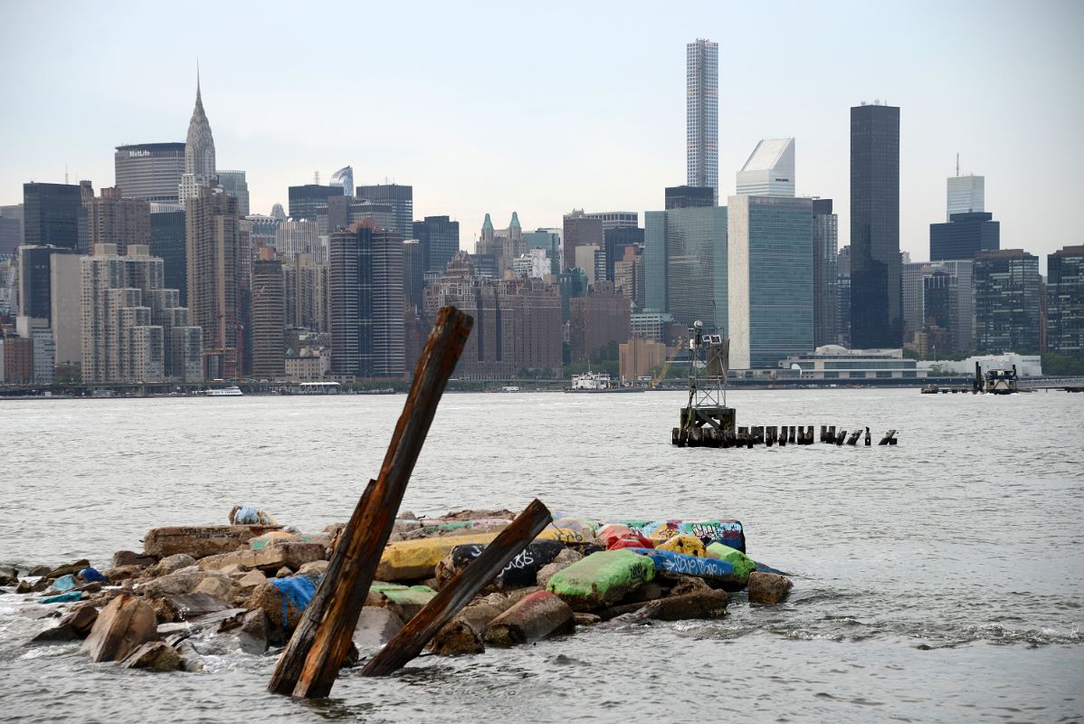 46-3 Manhattan MetLife Building, Chrysler Building, 432 Park Ave, Citigroup Center, UN Building, Trump World Tower From East River State Park Williamsburg New York